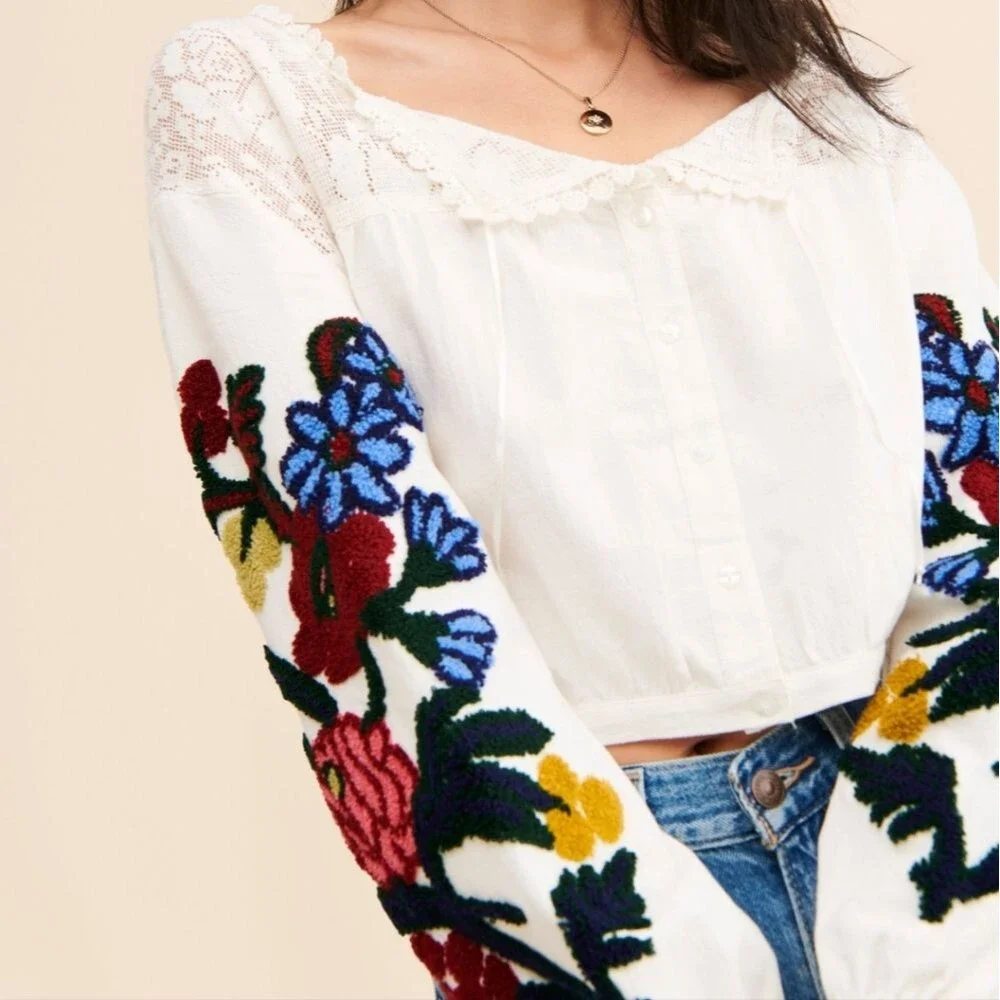 🍒NWT🍒 FREE PEOPLE EMBROIDERED SLEEVES BOHO TOP